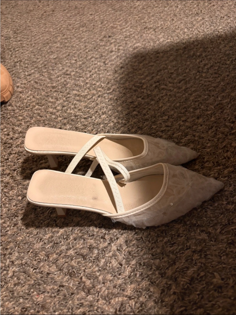 Women’s Pointed Toe Slip-On Kitten Heel in Cream